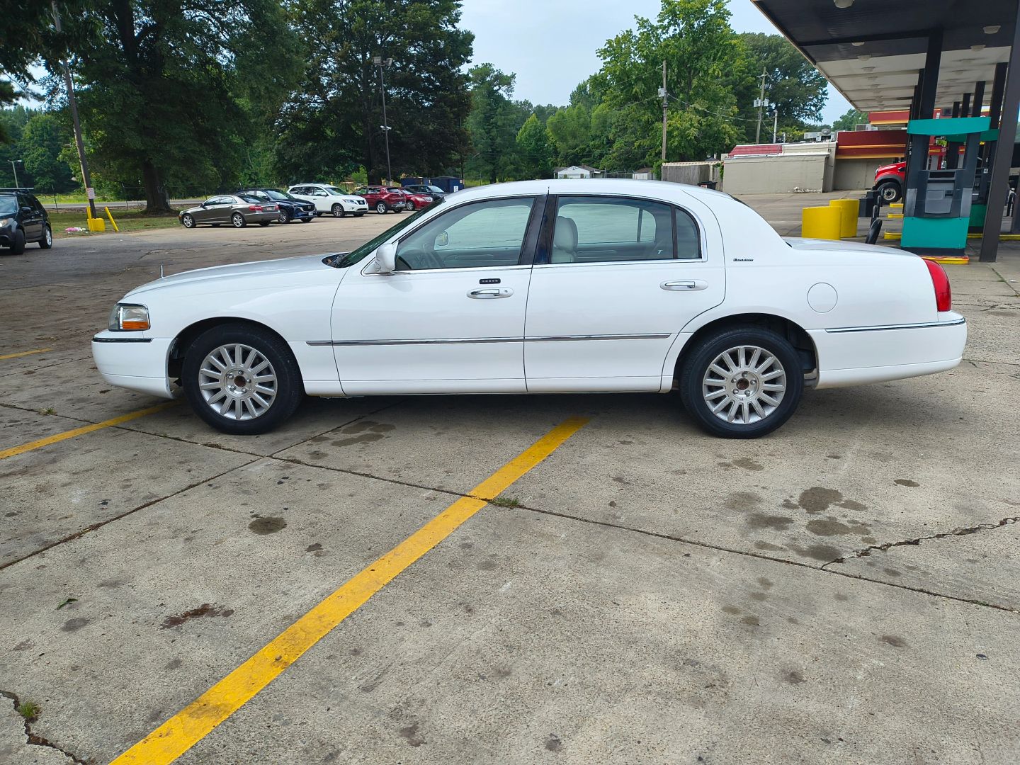 lincoln town car 2003 1LNHM81W13Y692120 image lincoln town car 2003 1LNHM81W13Y692120 image